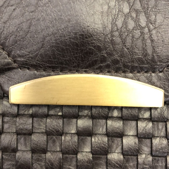 Brown woven vegan leather Benetton shoulder bag. - Picture 2 of 4